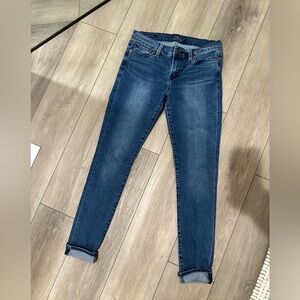 Lucky Brand Jeans • Size 6 / 28 • “Brooke Skinny”